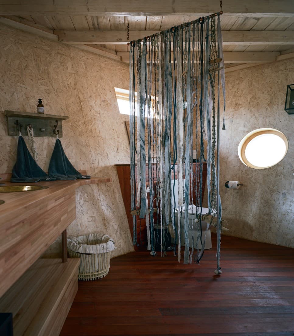 Shipwreck Lodge gallery image 3